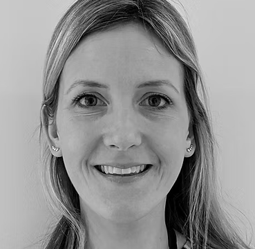 A head and shoulders photograph of Lucy Lines, Acupuncturist at ICOM Clinic